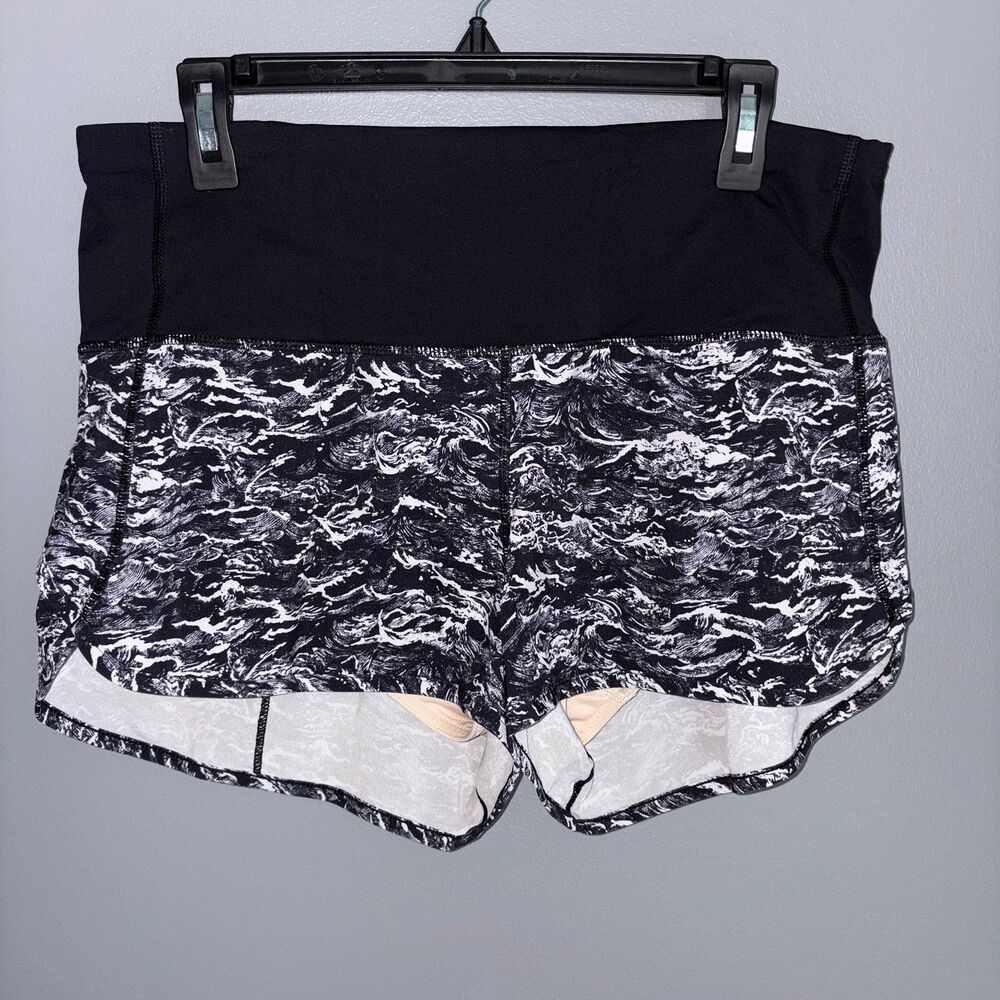 Lululemon High Rise Speed Shorts Black White Wave Pattern Women’s 10